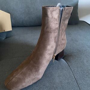 Elegant Brown Suede Ankle Boots